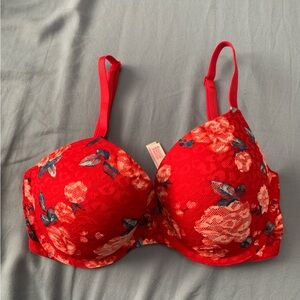 Victoria Secret - Red Floral Lace Push Up Bra